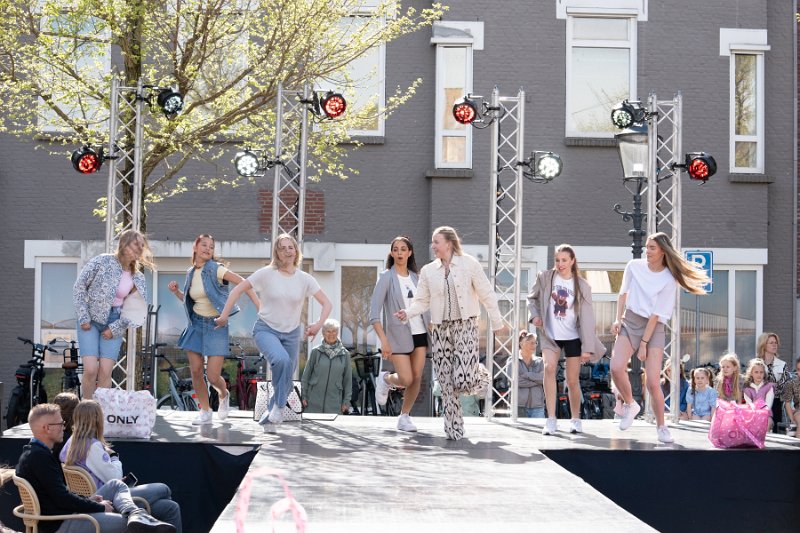 Modeshow 333_.jpg